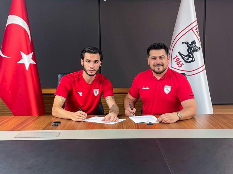<p>Sarp Ekinci - Ankara Demir (Kiralık)<br />
<br />
Önceki takımı: Samsunspor</p>