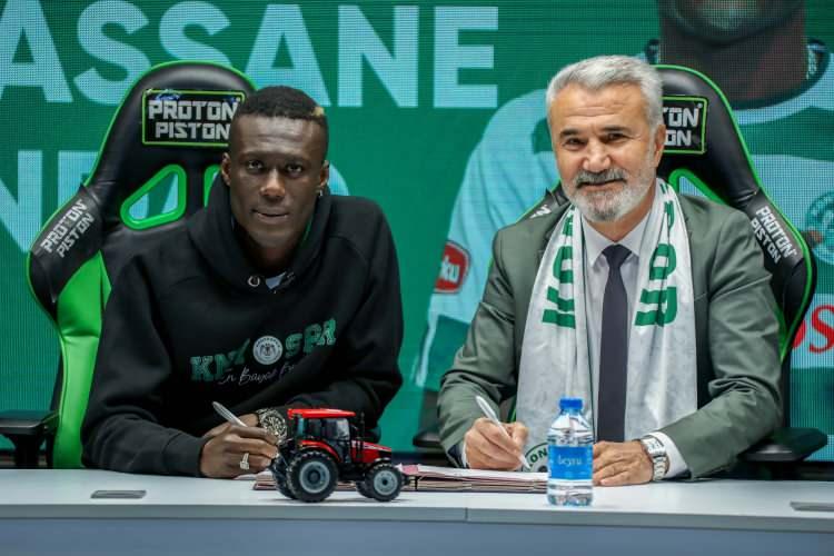 <p>Alassane Ndao - Konyaspor <br />
<br />
Önceki takımı: İstanbulspor</p>