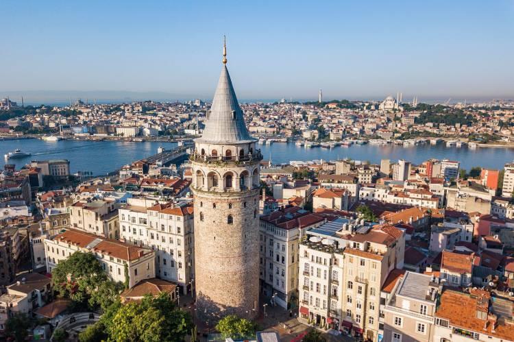 <p><strong>1) İSTANBUL</strong></p>
