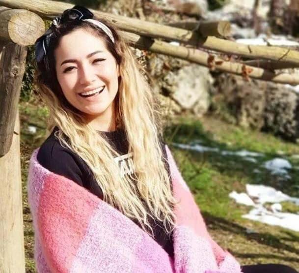 <p><strong>Bu gerçeği öğrenen Serpil Yılmaz büyük bir şok yaşadı. Yıllarca baba olarak seslendiği kişinin gerçek babası olmadığını öğrenen Serpil Yılmaz, gerçek babasının kesinleştirmek için kolları sıvadı.</strong></p>
<p> </p>