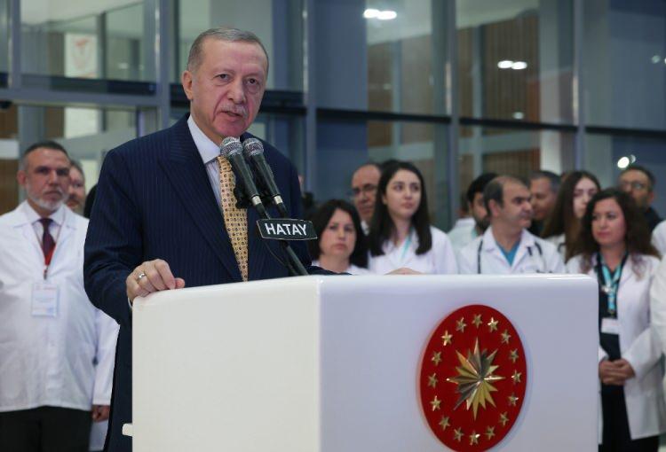 <p> Hastanemizde 12 ameliyathane, 2 anjiyo cihazı, 13 röntgen cihazı bulunuyor. Hastanemizin şehrimize hayırlı olmasını diliyorum. </p>
<p> </p>