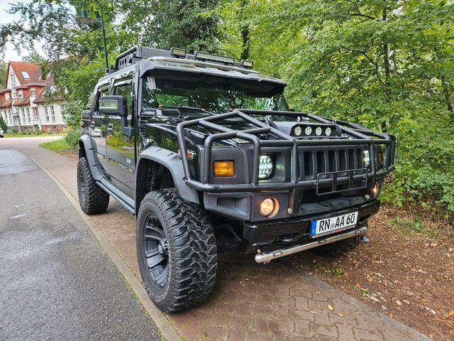 <p><strong>HUMMER</strong></p>