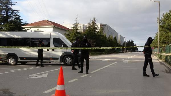 <p><strong>"ÇOK ŞÜKÜR KAVUŞTUK"</strong></p>
<p>Rehine Esra Aydemir’in teyzesi Fatma Dursun da yeğeninden saat 15.00 gibi haber aldıklarını belirterek, şunları kaydetti:</p>