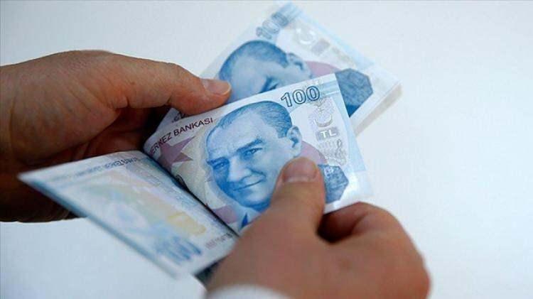 <p>Ancak memur emeklilerinin yüzde 49,25 zam alacak olması nedeniyle arada yine bir fark oluşmuştu. </p>