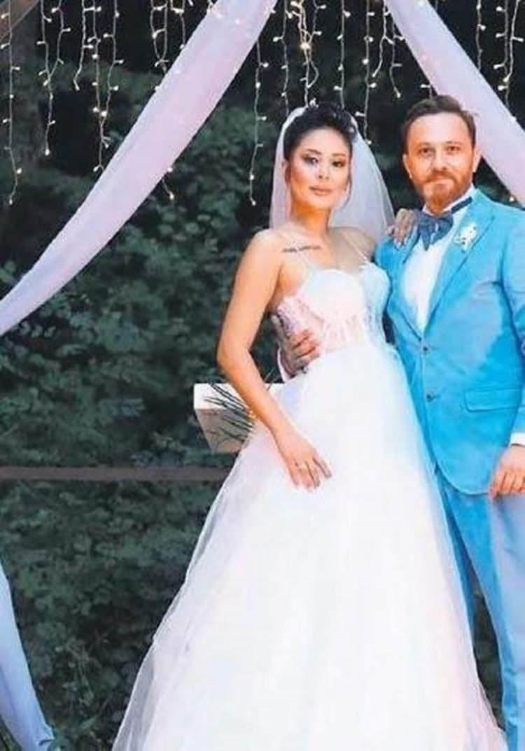 <p><span style="color:#FF0000"><strong>'GERÇEK BU DEĞİL!'</strong></span></p>

<p><strong>Eda İynemli ise ifadesinde polisleri ikametine aldığında eşiyle arasında yaşanan darp konusu nedeniyle sinirli olduğu için uyuşturucu maddeleri sattığı yönünde ihbarda bulunduğunu dile getirmişti.</strong></p>
