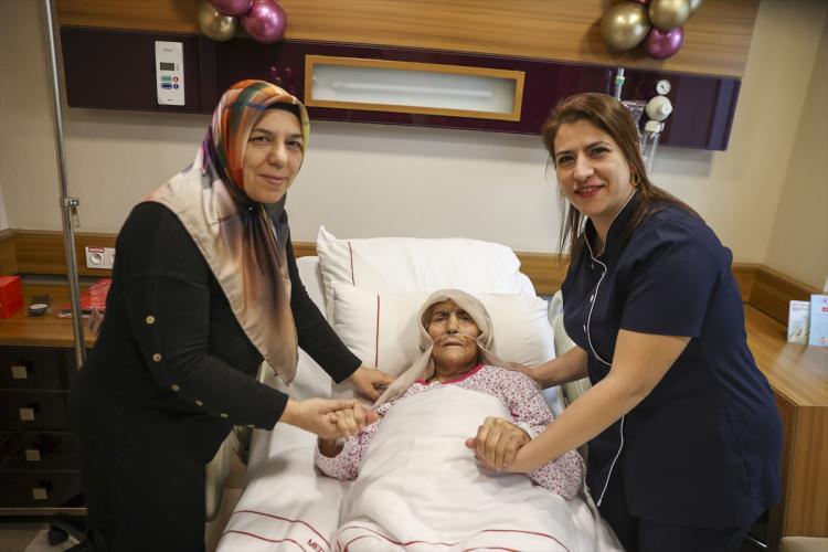 <p>Yakınları tarafından hastaneye götürülen Düzer, bir müddet yoğun bakımda tedavi gördükten sonra taburcu edildi.</p>