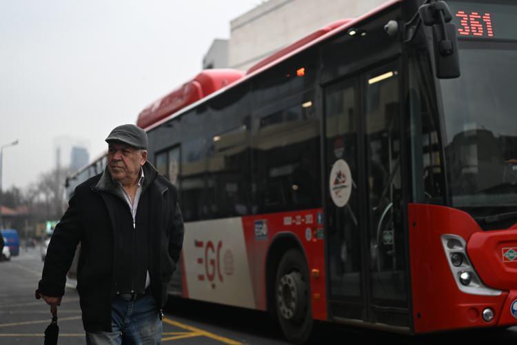 <p>İstanbul'un Esenyurt ilçesi, 977 bin 489 nüfusuyla Türkiye'nin en kalabalık ilçesi olarak öne çıktı ve 57 ili nüfus bazında geride bıraktı.</p>