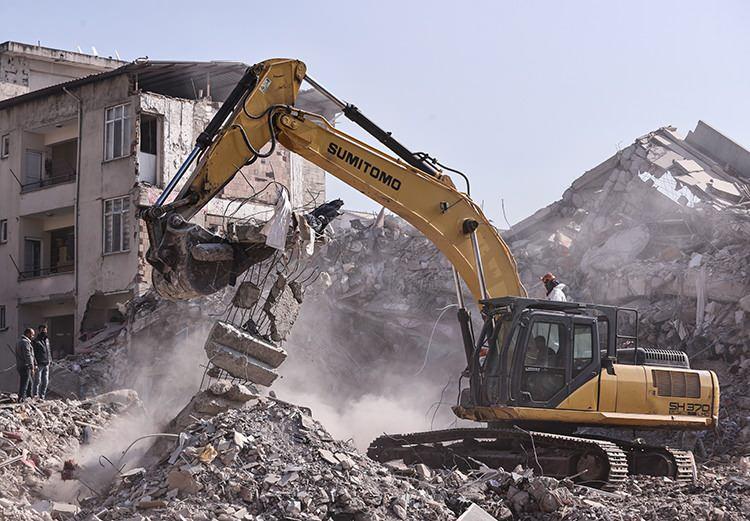 <p><span style="color:#FF0000"><strong>İstanbul'un deprem tarihi</strong></span></p>
<p>Ülkemizin en kalabalık ve ekonomik anlamda da can damarı kabul edilen kadim şehri İstanbul’un deprem tarihi hakkındaki bilgilerimiz binlerce yıl geriye gidiyor. </p>