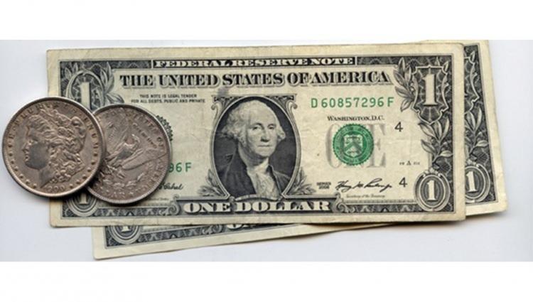 <p><span style="color:#000000"><strong>Yıllardır eşiyle gittiği her tatilde antikacıları dolaşan ve koleksiyonu için ürünler seçen Guijarro, bir gün Kaliforniya'nın Fresno şehrindeki bir antikacıdan iki fotoğrafı yalnızca 2 dolara satın aldı.</strong></span></p>
