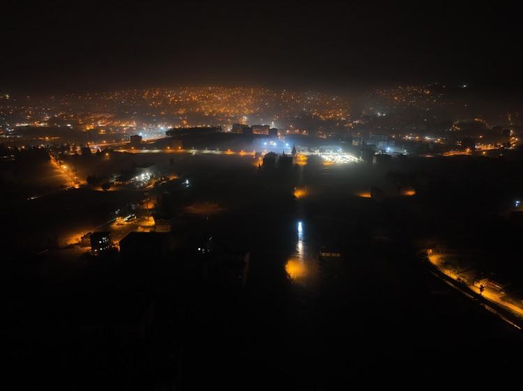 <p>Yaşanan felaketin boyutu gece çekilen dron görüntüleri ile gözler önüne serildi.</p>