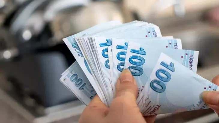 <p>Memurlar 15 Ocak tarihinde zamlı maaşlarını alırken, memur emeklisi de 26 Ocak 2024 Cuma günü hesaplara yattı.</p>