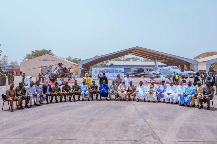 <p>Güvenlik sorunlarıyla mücadele eden Nijerya'da, Türkiye'den satın alınan iki T129 ATAK savaş helikopterinin göreve başlaması dolayısıyla tören düzenlendi.</p>
