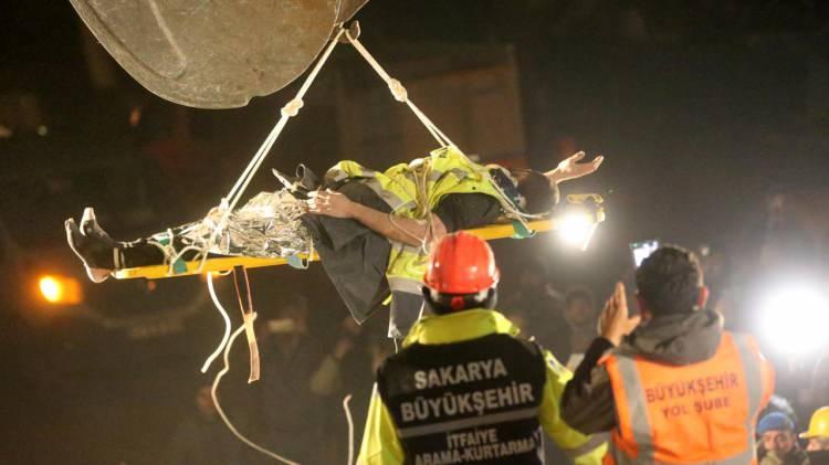 <p>Açık hava mezarlığına dönen kentte yenilenemeyen 185 bina binden fazla kişiye mezar oldu..</p>