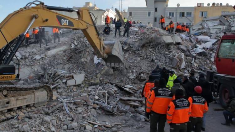 <p>Adıyaman'da bulunan <strong>İsias Otel</strong> onlarca vatandaş mezar oldu. </p>