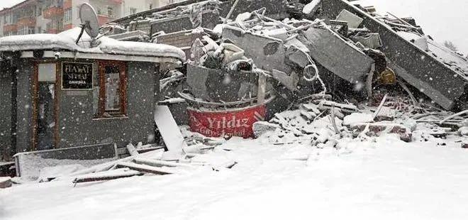 <p>İlk depremde Malatya'da bulunan 'Hayat Sitesi' birinci bloku çöktü. Öğlen saatlerindeki ikinci depremde ise sitenin diğer blokları çöktü. Yıkılan bina ile ilgili ortaya atılan iddia ise kan dondurdu..</p>