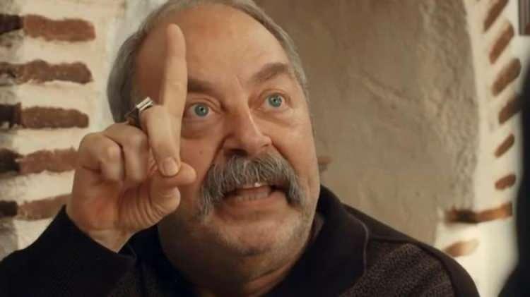 <p>Düşenkalkar'ın kardeşi yine TRT dizilerinden Seksenler'in yıldızı çıktı.</p>