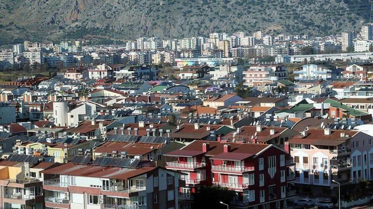 <p>Rusya ve Ukrayna’dan gelenlere evlerini yüksek rakamlara kiralamak isteyenler kiracıları evden çıkarttı ya da mahkemelik oldu.</p>
<p> </p>