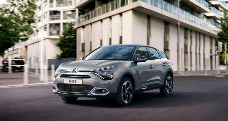 <p>CİTROEN-</p>
<p> </p>
<p>Citroen e-C4 100 kW, Shine Bold- <br />
<br />
1.501.000 TL</p>
<p>- Citroen e-C4 115 kW, Shine Bold- </p>
<p>1.581.000 TL</p>
<p> </p>
