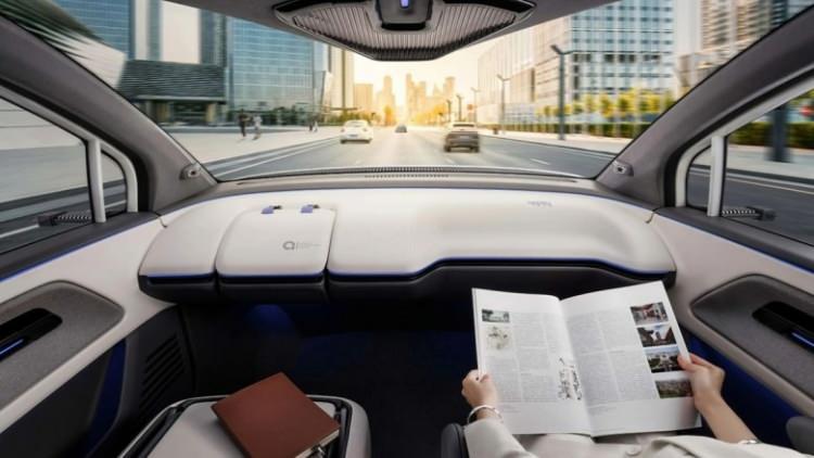 <p><strong>Alman veri şirketi Statista’ya göre, küresel otomotiv yapay zekâ pazarı ise 2030 yılına kadar 74.5 milyar dolarlık bir değere ulaşacak.</strong></p>
<p> </p>
<p>Bu rakam, yapay zekânın ulaşımda kullanımının nasıl daha güvenli, daha sürdürülebilir ve daha kullanışlı sistemlere sahip bir geleceğe yol açacağını gösteriyor.</p>