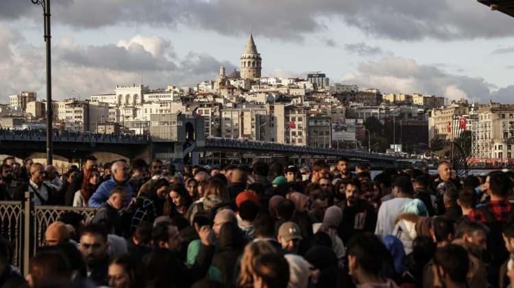 <p>Türkiye'nin nüfusu, 2023'te bir önceki yıla göre 92 bin 824 kişi arttı.</p>