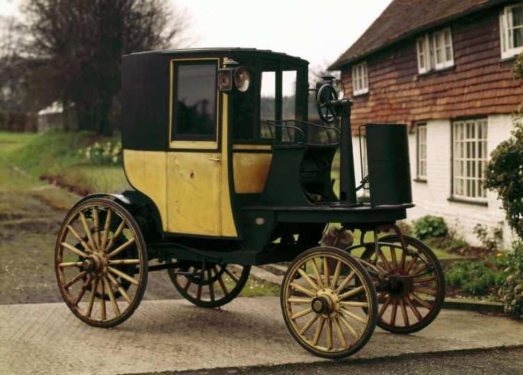 <p>19. yüzyılın ortalarında, atlı arabalar yerini dönen arabalara bıraktı. Paris ve Londra gibi büyük şehirlerde, bu dönen arabalarla taksi hizmeti veren şirketler ortaya çıktı. Ayrıca, New York ve Londra'da atlı taksi hizmetleri popüler hale geldi.</p>

<p> </p>
