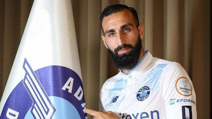 <p>JOSE RODRIGUEZ --> A. DEMİRSPOR </p>
<p><br />
Adana Demirspor, tecrübeli futbolcu Jose Rodriguez ile anlaşma sağladı. Jose Rodriguez ile 2.5 yıllık sözleşme imzalandığı belirtildi. Adana Demirspor'dan yapılan açıklamada şu ifadeler kullanıldı: "Kulübümüz, İspanyol futbolcu Jose Rodriguez Martinez ile 2.5 yıllık sözleşme imzalamıştır. Jose Rodriguez'e 'Ailemize hoş geldin’ diyor; Yukatel Adana Demirsporumuz ile başarılar diliyoruz." 29 yaşındaki orta saha, 2015-2016 sezonunda Galatasaray'da forma giymişti.</p>