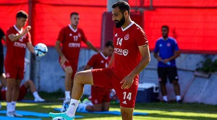 <p>JOSE RODRİGUEZ--> A.DEMİRSPOR </p>
<p>Adana Demirspor, Jose Rodriguez ile 2.5 yıllık sözleşme imzalandığını TFF'ye bildirdi.</p>