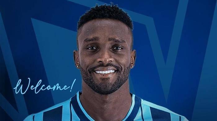 <p>STIVEN MENDOZA --> ADANA DEMİRSPOR </p>
<p>Ara transfer döneminin hareketli ekiplerinden Adana Demirspor, yollarını ayırdığı isimlerin ardından takviyelere de devam ediyor. Adana ekibi, son olarak Brezilya'da Santos forması giyen Stiven Mendoza'yı kadrosuna kattı. Adana Demirspor'dan yapılan resmi açıklamada Kolombiyalı oyuncu ile 1.5+1 yıllık sözleşme imzalandığı belirtildi.</p>
