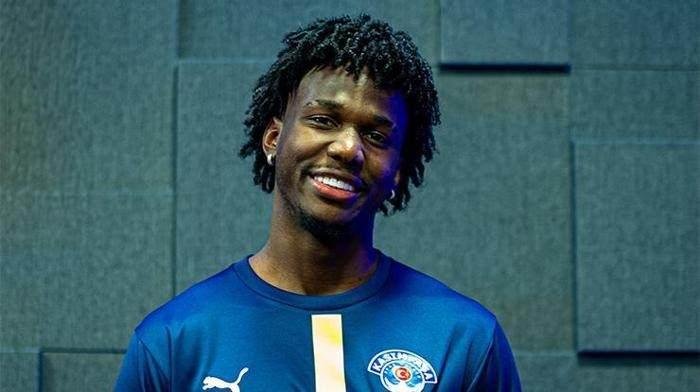 <p>JACKSON POROZO --> KASIMPAŞA </p>
<p>Süper Lig ekiplerinden Kasımpaşa Ekvadorlu savunma oyuncusu Jackson Porozo'yu kadrosuna kattığını duyurdu.</p>