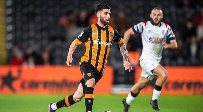 <p>DOĞUKAN SİNİK --> HATAYSPOR </p>
<p>Trendyol Süper Lig ekibi Hatayspor, Hull City'den Doğukan Sinik'İ sezon sonuna kadar kiraladı.</p>