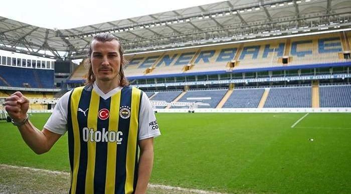 <p>ÇAĞLAR SÖYÜNCÜ --> FENERBAHÇE (KİRALIK) </p>

<p>Fenerbahçe, Atletico Madrid'den mili futbolcu Çağalr Söyüncü'yü sezon sonuna kadar kiraladığını açıkladı.</p>
