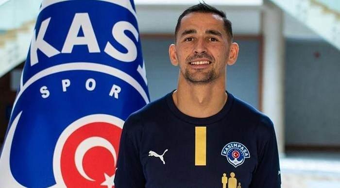 <p>LORET SADIKU --> KASIMPAŞA </p>
<p>Trendyol Süper Lig ekiplerinden Kasımpaşa, ara transfer döneminde takıma katkı yapmaya devam ediyor. Lacivert-beyazlılar, daha önce 2016-2017 sezonunda takıma katılan ve 6 sezon Kasımpaşa forması giyen 32 yaşındaki futbolcu Loret Sadiku’yu kadrosuna kattığını açıkladı. İstanbul ekibinden konuyla ilgili yapılan açıklamada, “2016-2021 yılları arasında Kasımpaşamızın formasını giyen Loret Sadiku, yeniden Kasımpaşamızda” ifadelerine yer verildi.</p>