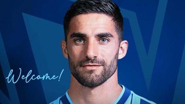<p>MILAD MOHAMMADI --> ADANA DEMİRSPOR </p>
<p>Süper Lig ekiplerinden Adana Demirspor, İranlı sol bek Milad Mohammadi ile anlaştı. Adana Demirspor'dan yapılan açıklamada, "Kulübümüz daha önce Terez Grozny, KAA Gent, AEK Atina formalarını giyen İran Milli Takımı oyuncusu Milad Mohammadi ile 2.5 yıllık anlaşmaya varmıştır" denildi.</p>