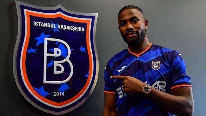 <p>BAŞAKŞEHİR'DE DENNİS AYRILDI </p>

<p>Trendyol Süper Lig ekiplerinden RAMS Başakşehir, Emmanuel Dennis ile yollarını ayırdığını açıkladı. Turuncu-lacivertlilerden yapılan açıklamada şu ifadelere yer verildi: "Futbolcumuz Emmanuel Dennis ile karşılıklı anlaşarak yollarımız ayrılmıştır. Emmanuel Dennis'e kariyerinin geri kalan bölümünde başarılar diliyoruz."</p>
