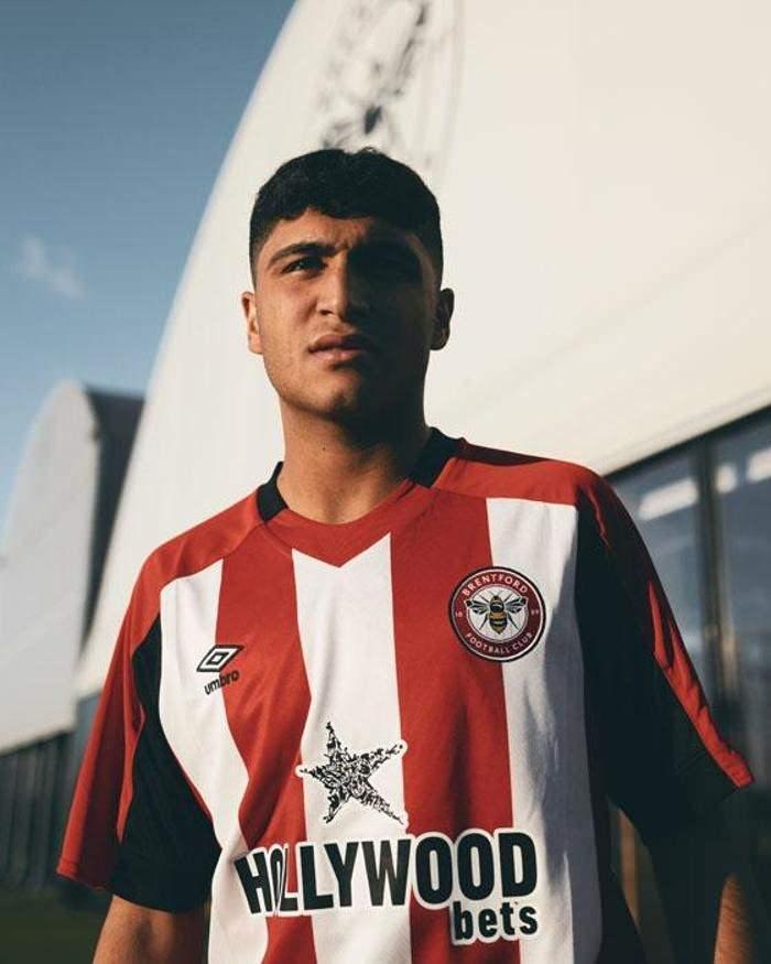 <p>YUNUS EMRE KONAK (ORTA SAHA) SİVASSPOR -> BRENTFORD </p>

<p>Sivasspor'un genç orta sahası Yunus Emre Konak'ın transferi resmen açıklandı. Yiğidolar, 18 yaşındaki futbolcunun İngiltere Premier Lig ekiplerinden Brentford'a transfer olduğunu duyurdu. Brentford Futbol Direktörü Phil Giles de transferin açıklanması sonrasında 'Yunus Emre heyecan verici bir oyuncu' dedi. Sözleşmenin de 2029'a kadar olduğu açıklandı.</p>
