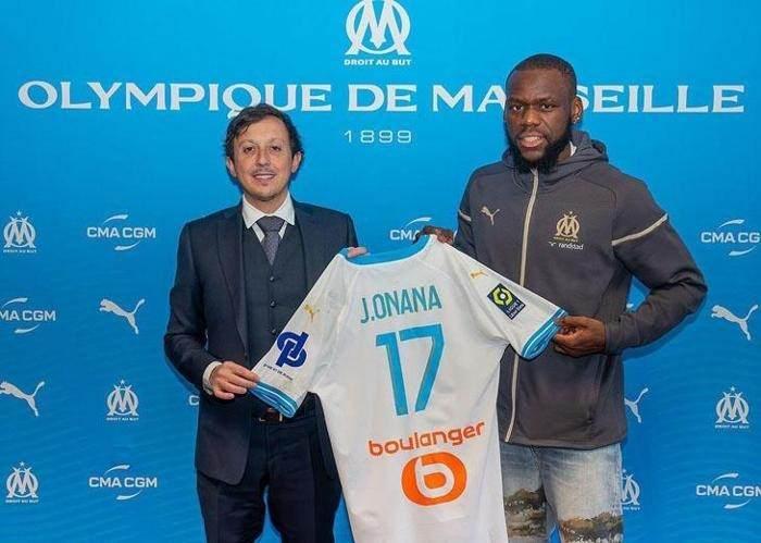<p>JEAN ONANA (STOPER) - BEŞİKTAŞ -> MARSİLYA </p>

<p>Beşiktaş, Onana ayrılığını, ‘Profesyonel futbolcularımızdan Jean Onana’nın 2023-24 sezonu sonuna kadar satın alma opsiyonuyla geçici transferi hususunda Marsilya kulübüyle anlaşmaya varılmıştır.’ açıklamasıyla duyurdu.</p>
