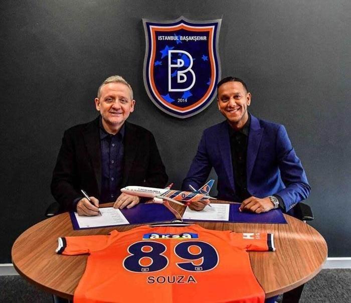 <p>JOSEF DE SOUZA (ORTA SAHA) BEIJING GUOAN -> BAŞAKŞEHİR </p>

<p>İstanbul ekibi transferi ‘Kulübümüz, son olarak Çin Ligi ekiplerinden Beijing Guoan'da oynayan Josef de Souza ile 1,5 yıllık anlaşma sağladı.' açıklamasıyla duyurdu.</p>
