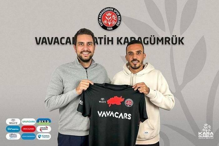 <p>DİMİTRİOS KOURBELİS (ORTA SAHA) TRABZONSPOR -> KARAGÜMRÜK </p>

<p>İstanbul ekibinden yapılan açıklamada, "Trabzonspor'da forma giyen Yunanistan A Milli Takımı'nın başarılı orta saha oyuncusu Dimitrios Kourbelis ile kiralık olarak sezon sonuna kadar anlaşma sağladık. Kourbelis'e hoş geldin der, başarılar dileriz." ifadelerine yer verildi.</p>
