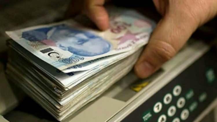 <p><strong>EMEKLİ VE MEMUR MAAŞLARI TEMMUZDA YENİDEN ARTACAK-</strong></p>

<p> </p>

<p>Bilindiği üzere emekli ve memurlar her yıl Ocak ve Temmuz dönemleri olmak üzere 2 kez zam alıyor. </p>
