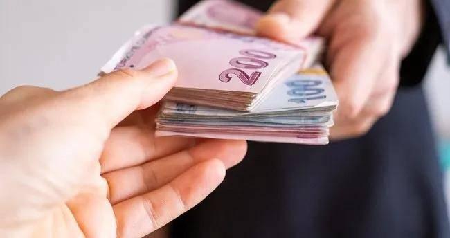 <p><span style="color:#B22222"><strong>TÜRKİYE'DE ÇALIŞANLAR VE EMEKLİLER NE KADAR MAAŞ ALIYOR?</strong></span></p>