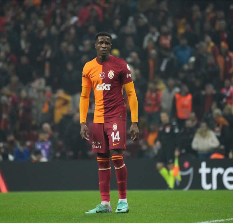 <p>Wilfried Zaha- Galatasaray<br />
<br />
9 gol</p>
