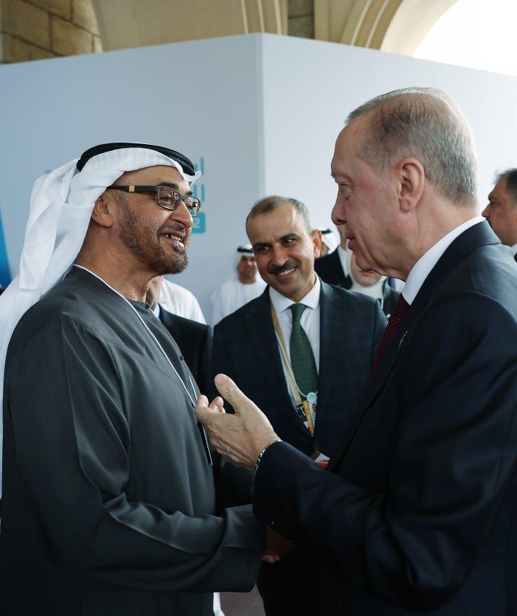 <p>Cumhurbaşkanı Recep Tayyip Erdoğan, Birleşik Arap Emirlikleri (BAE) Devlet Başkanı Muhammed bin Zayid Al Nahyan ile bir araya geldi.</p>
