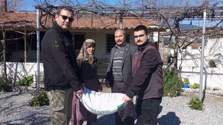 <p><strong>'BU YIL YAPACAĞIMIZ SAYIMLARLA BİR KIYASLAMA YAPABİLECEĞİZ'</strong></p>
<p><br />
<br />
Kampanya ile amaçlarının ekosistem içinde önemli işlevi bulunan leyleklerle ilgili kırsalda farkındalık yaratmak ve kuşlar ile sulak alanların korunmasının sağlamak olduğunu anlatan Sürücü, "Sulak alanların korunmasının sağlanması, leylek ve diğer kuşların ve sucul canlıların korunmasını sağlayacaktır. Özellikle tarımın yaygın bir şekilde yapıldığı bölgemizde, leyleklerin tarım zararlılarını azaltması bakımından çok yararları bulunmaktadır." dedi.</p>