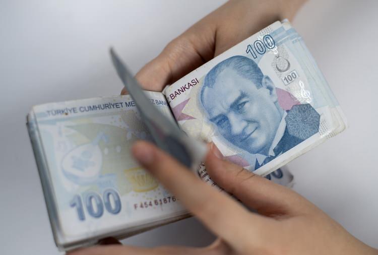 <p>Emekliler zamlı bayram ikramiyesini Ramazan Bayramı’nda almaya başlayacaklar.</p>