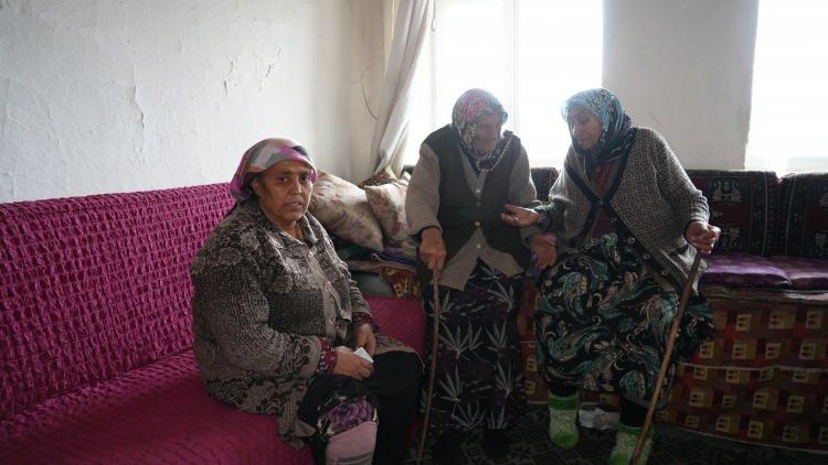 <p>Cumhurbaşkanı Recep Tayyip Erdoğan'a selam gönderen Arzu Sınıroğlu, İHA muhabirine yaptığı açıklamada, yaşadığı evine mutfak yapılmasını istediğini söyledi.</p>
