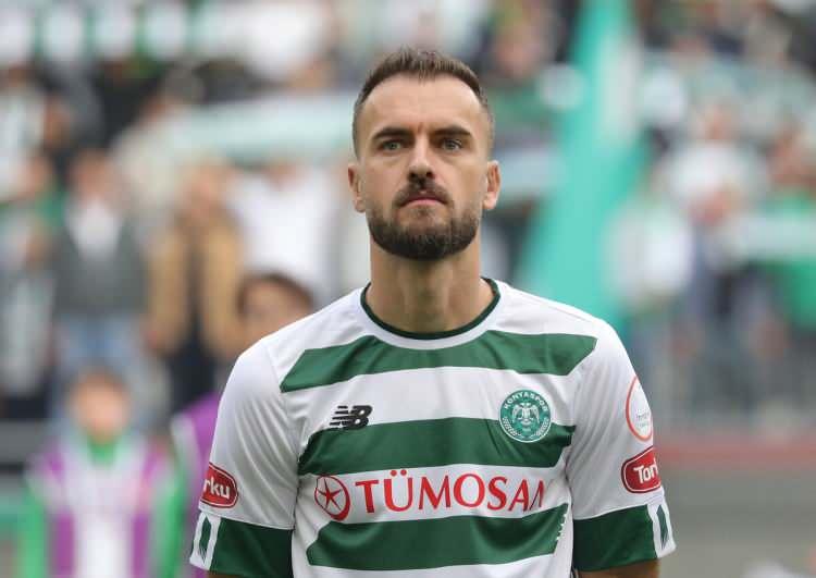 <p>Cikalleshi - Konyaspor<br />
<br />
8 gol</p>
