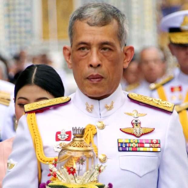 <p><strong><span style="color:#B22222">1) KRAL MAHA VAJIRALONGKORN -  TAYLAND </span> |  43 MİLYAR DOLAR</strong></p>
