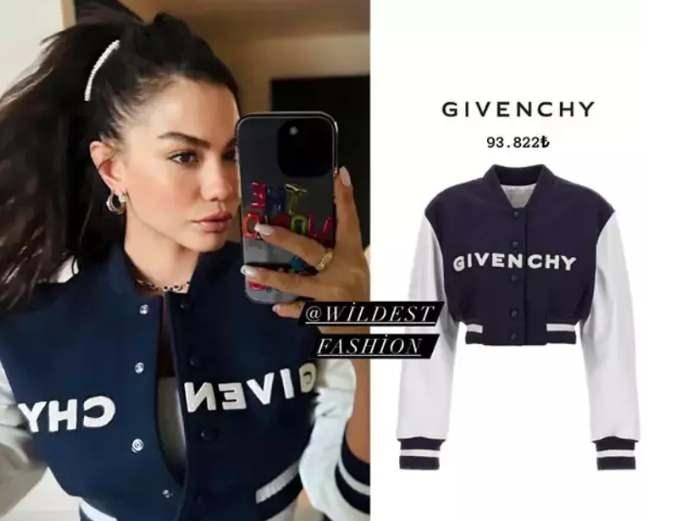 <p><span style="color:#B22222"><em><strong>'Wildest Fashion' adlı Instagram sayfasına göre; güzel oyuncunun ünlü bir markaya ait ceketinin fiyatı, 93 bin 822 TL.</strong></em></span></p>
<p> </p>