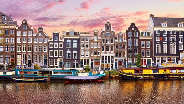 <p>5- Amsterdam, Hollanda</p>
