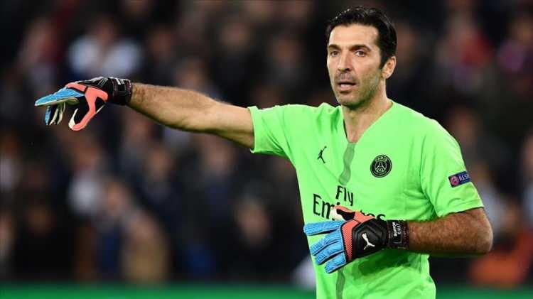 <p><strong>15- Gianluigi Buffon</strong></p>
